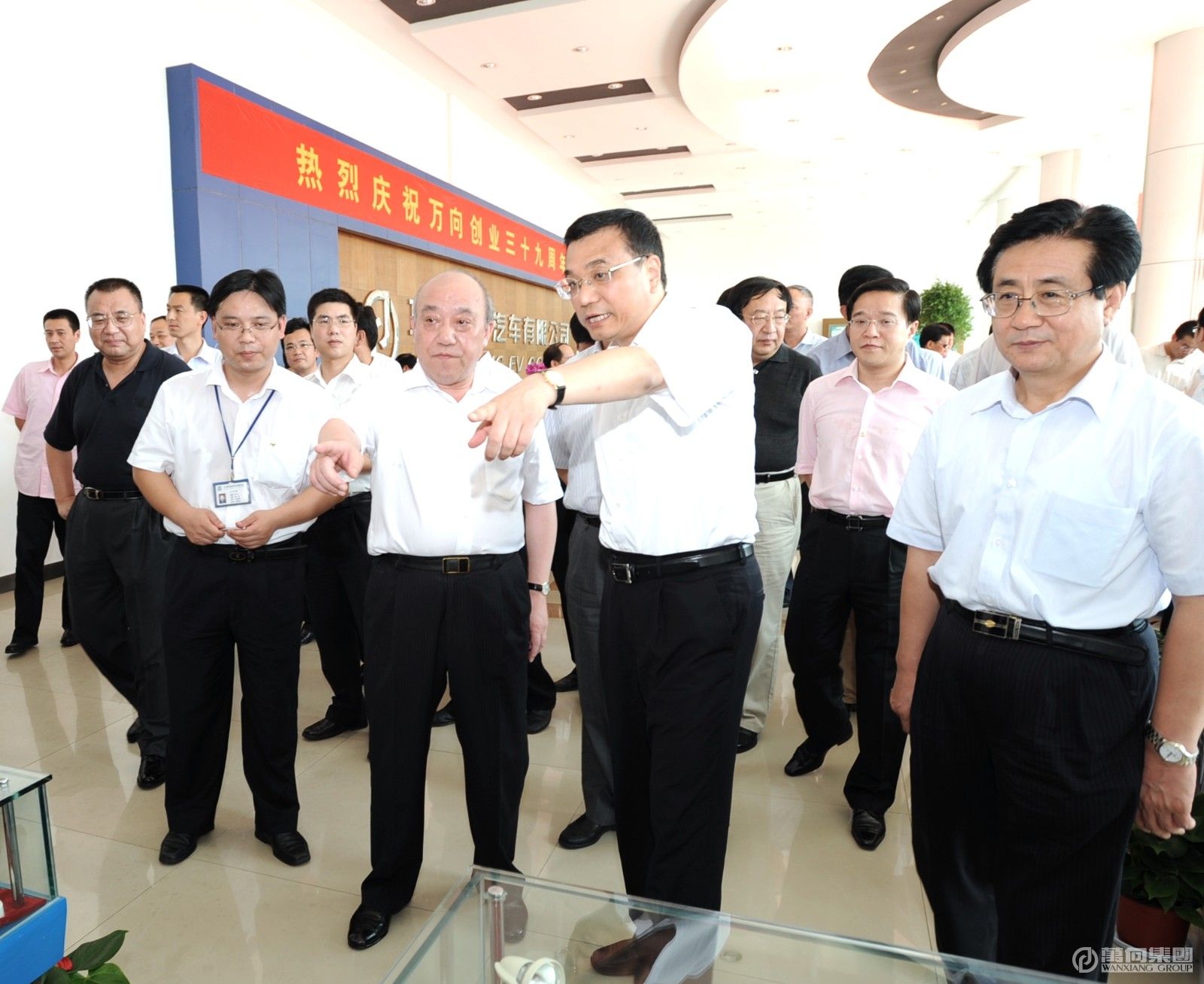 2008年7月7日，國務院副總理李克強視察萬向電動汽車。.JPG